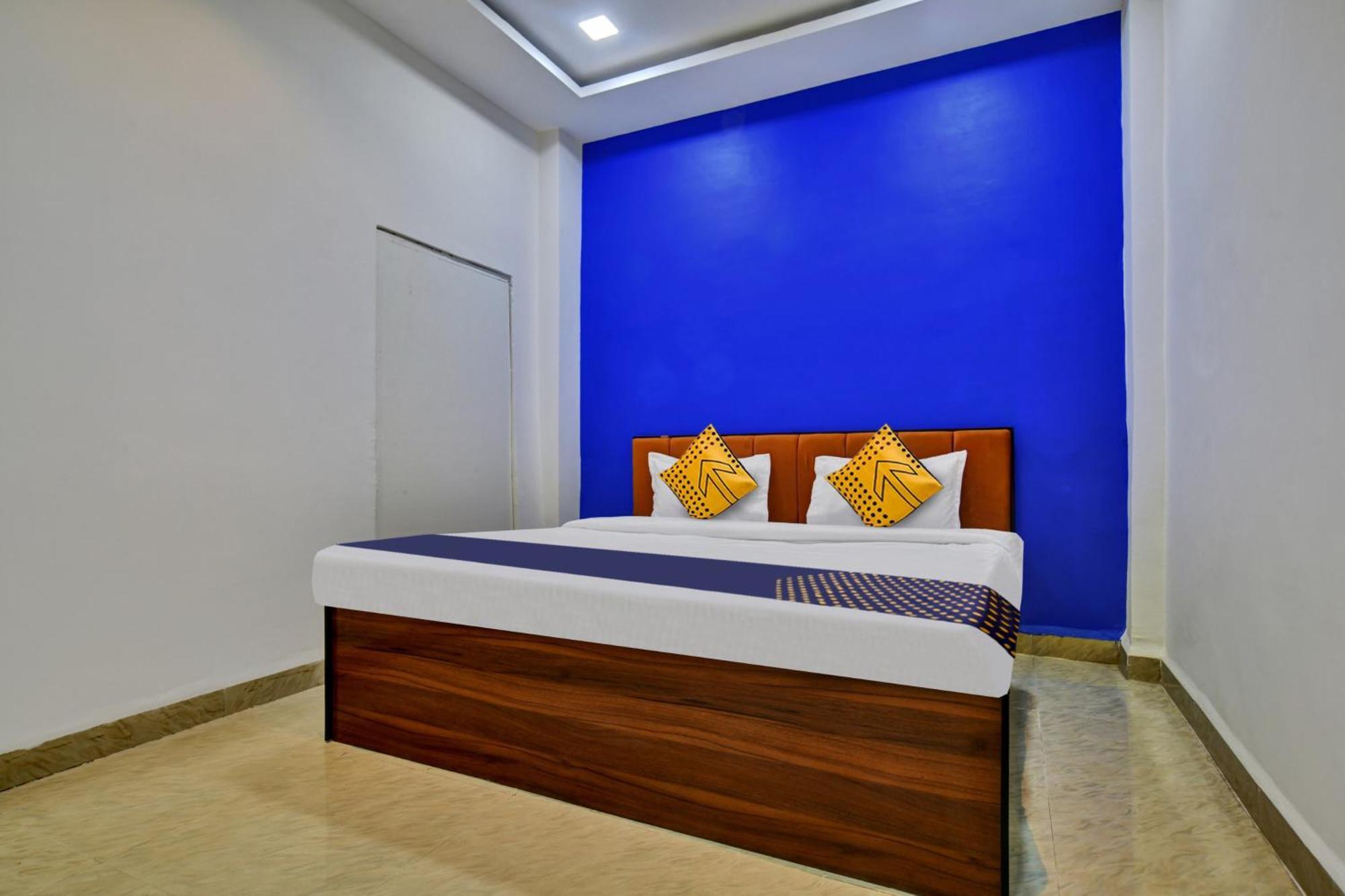 Spot On 81340 Bamleshwari Hotel Indore